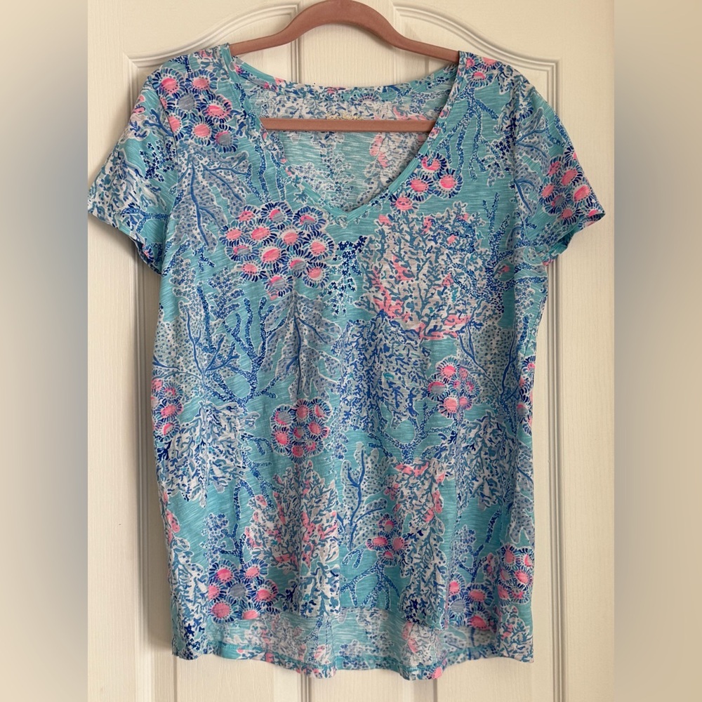 Lilly Pulitzer Blue and Pink Floral V-Neck Tee #tometogirl Fmedtersnean #summer - Picture 3 of 8